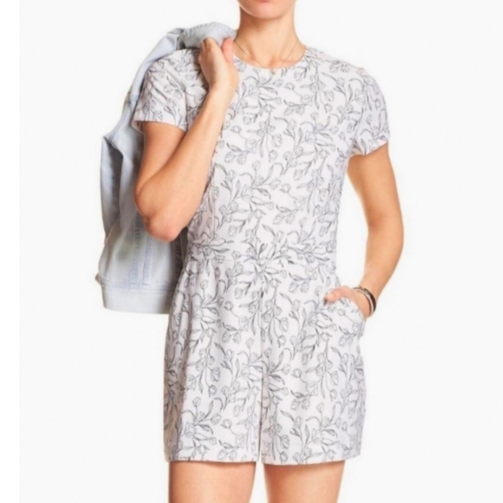 Banana Republic Floral Sketch Short Sleeve Romper Size Womens 2